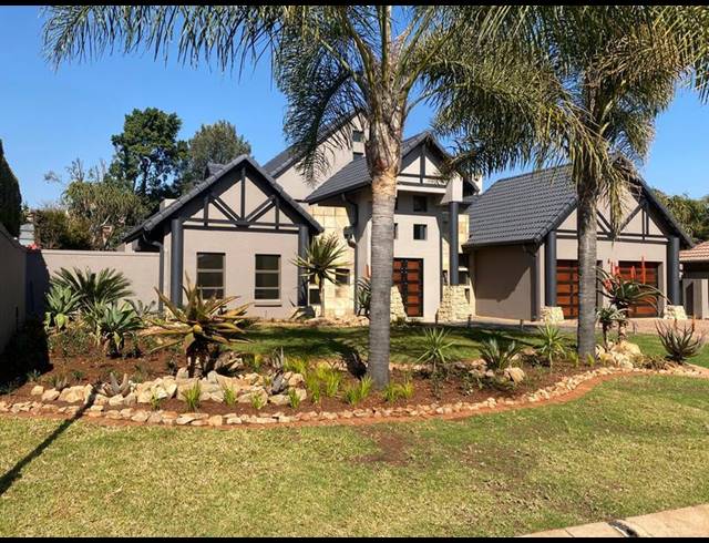 4 BEDROOM HOUSE FOR SALE IN MIDSTREAM ESTATE
